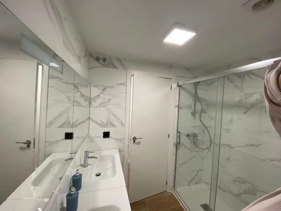 サンティアゴ・デ・コンポステーラVivienda Alameda De Santiagoアパートメント エクステリア 写真